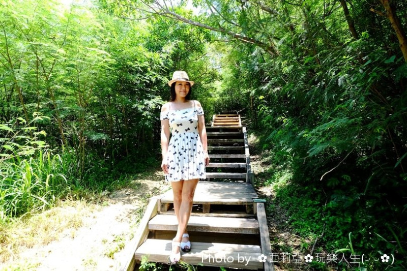 【屏東。車城鄉】激推！墾丁私房景點之一『龜山步道』，這裡擁有不輸國外無敵山海景，更是精選屏東拾美步道之一喔！！