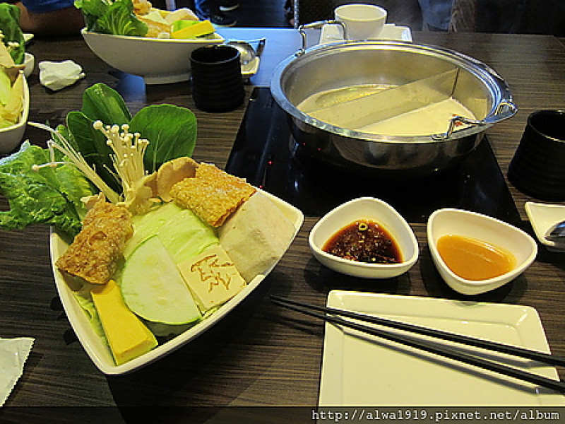 【食記】聚 ~ 北海道昆布鍋！料好味美的王品集團！