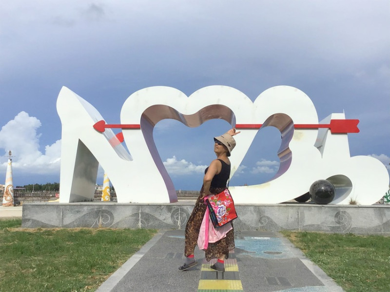 嘉義景點-東石漁人碼頭-人造沙灘、地景藝術、浪漫、好拍~~