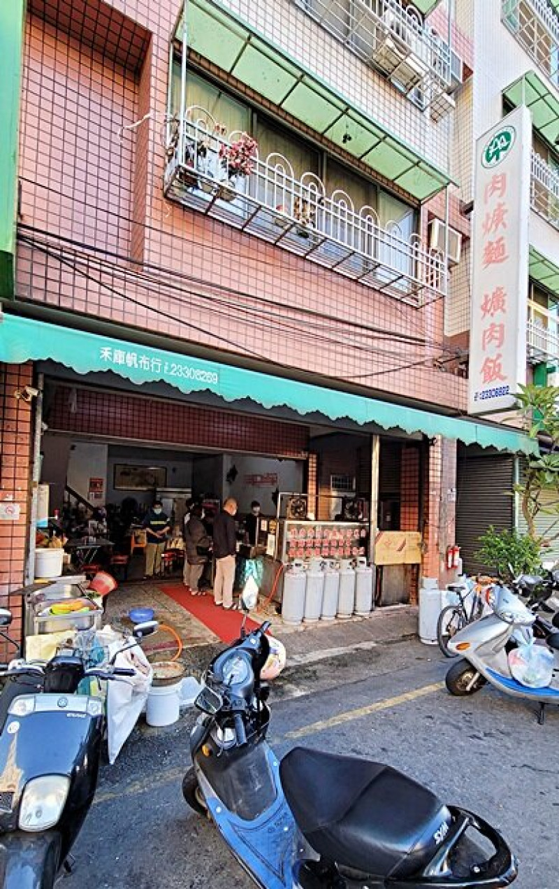 在地人帶路！！霧峰肉羹麵，爌肉飯只要$35，平價又大碗的銅板小吃就在這！！