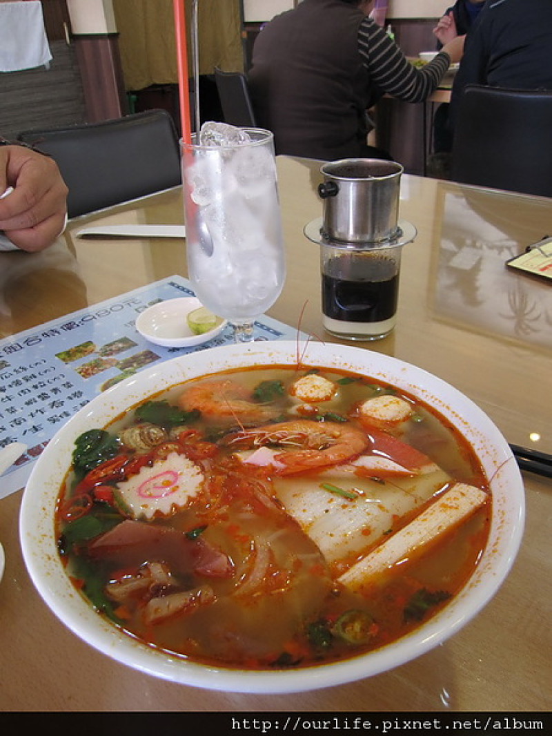 台中．滿分越南酸辣海鮮河粉越南咖啡@小西貢越南河粉