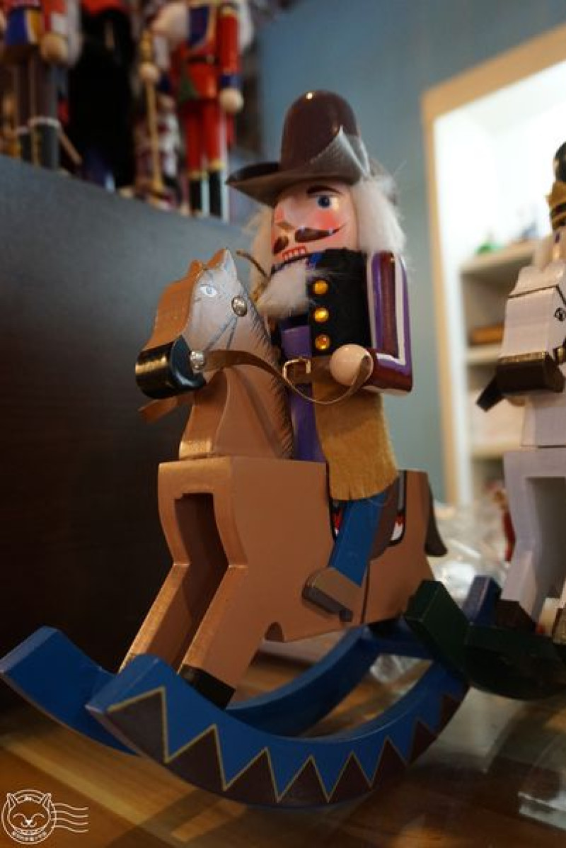 【星羽愛玩樂-南投半日小旅行】音樂盒工坊轉型觀光工廠，胡桃鉗娃娃好多好可愛，還有手作DIY~敲敲木。