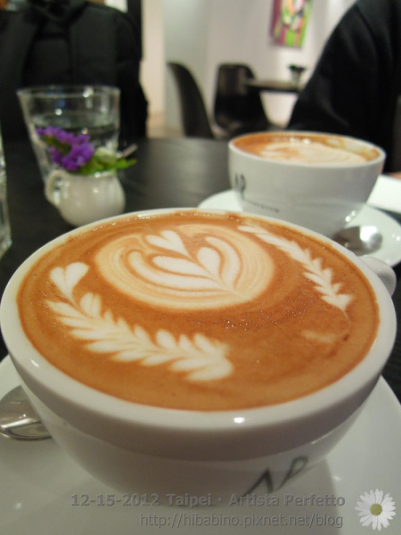 [食記] 台北‧東區 香港來的世界咖啡拉花冠軍‧Artista Perfetto