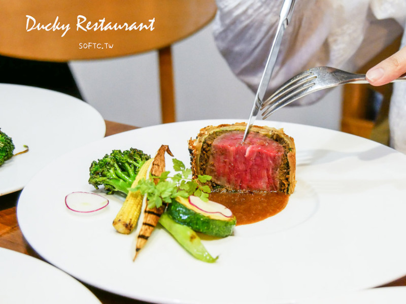 忠孝新生站餐酒館推薦》大嗑西式餐館●一星期前就要預訂!來大嗑超人氣威靈頓牛排吧! 低調奢華餐酒館~來約會準沒錯 - 軟西，遊記