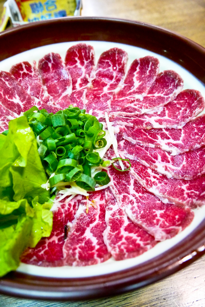 台中西區-上泓園頂級生肉川燙(生牛肉汆燙麵)