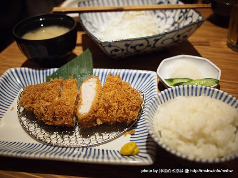 想排解思鄉之情? 花點時間耐心等吧…>"< ~ 台北信義"九州杏子日式豬排"阪急店