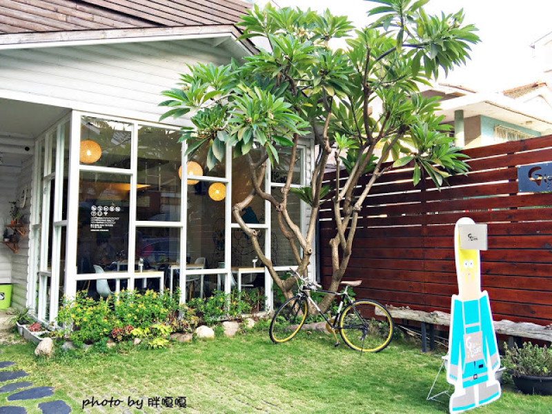 【台中 西區】Giocoso Café&Pasta→沒事亂闖，原來跑進了「被偷走的那五年」電影場景之一←寵物友善店，義大利麵還真不錯ya
