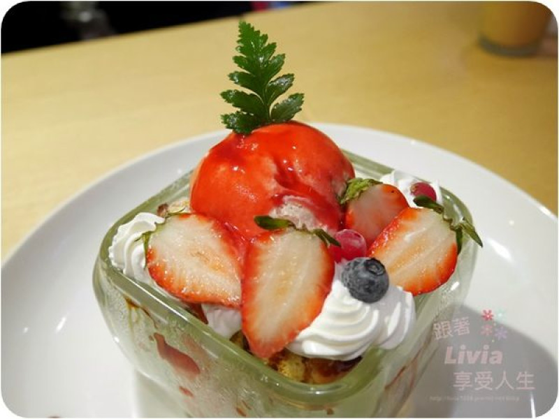 美食。餐廳│ 台北大安區 忠孝復興捷運站 跳舞香水忠孝店 東區下午茶 雲朵棉花糖 台北約會好去處 ❤跟著Livia享受人生❤