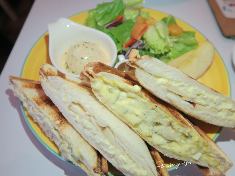 [桃園早午餐] 藝文特區 Relax’n cafe 放鬆。吧~大份量一次打四個三明治