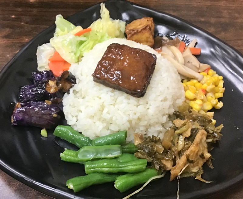 中壢排隊美食[林記麵食館]忙中偶有缺失.在所難免，盼望不是大頭症使然