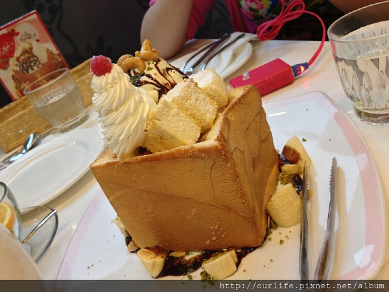 台中．還是舊愛最好吃的蜜糖吐司@Dazzling Cafe台中店