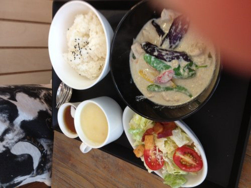 櫻桃小鎮-內湖少見的簡餐店