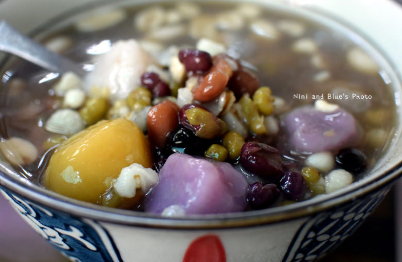 【台中霧峰豆花】三大甜品豆花屋，霧峰在地人點心下午茶首選。豆花、嫩仙草、燒仙草通通有，還有獨家融融圓(樹仁商圈)