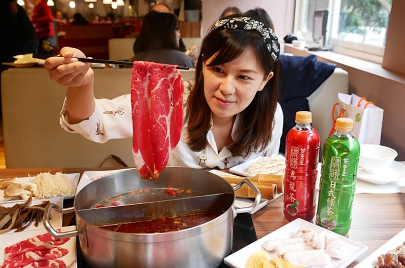 【滿堂紅】網友最愛的台北麻辣火鍋吃到飽