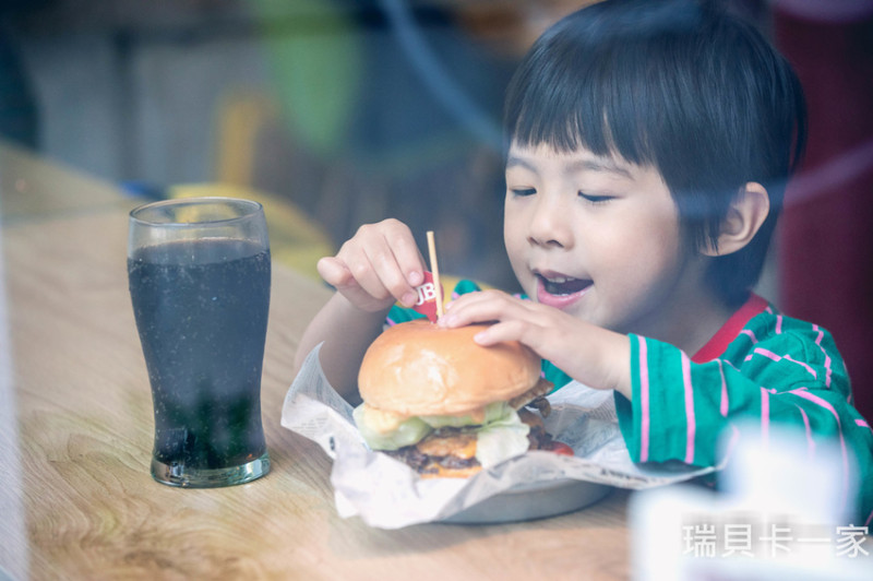 ［美食推薦］JB Burger 台北最好吃的美式漢堡就在這！現切薯條不同口感超享受！