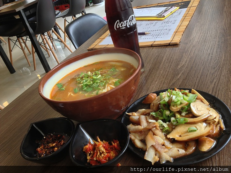 台中．真真就是獨一無二到想要逃的牛肉麵@牛佬牛肉麵