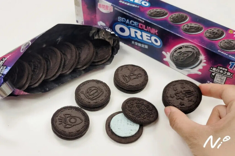 [包裝零食]期間限定【奧利奧OREO】SPACEDUNK太空限定版-綜合水果口味夾心餅乾。5款太空系列餅乾+冰淇淋汽水風味+官網說的酷涼感？