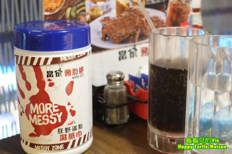 ∥龜龜ai吃吃∥北市 信義 ~Chilis（Neo 19)~ 玉米脆片 青醬管尖麵 牛肉漢堡 兒童餐 一段時間就會想再訪