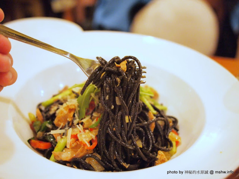 口味&服務都不錯~可惜店裡店外兩個世界! ~ 台中南屯"Battis風味小館"