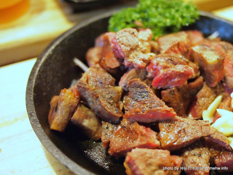 落漆…菜單與實物不符,被騙的感覺! ~ 台中北區"狠牛BBQ德州炭烤牛排 Fierce Bull"