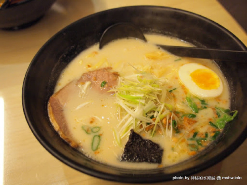 味道還不差,不能說是雷...又是一間日本皮台灣骨的拉麵! ~ 台中大里"丸太拉麵"