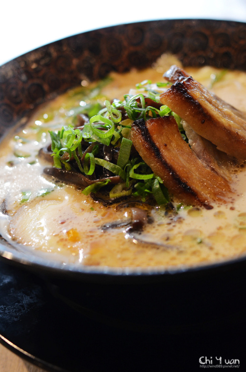 [台北]信義ATT麵家三士。日本鹿兒島拉麵，對味彈勁麵條