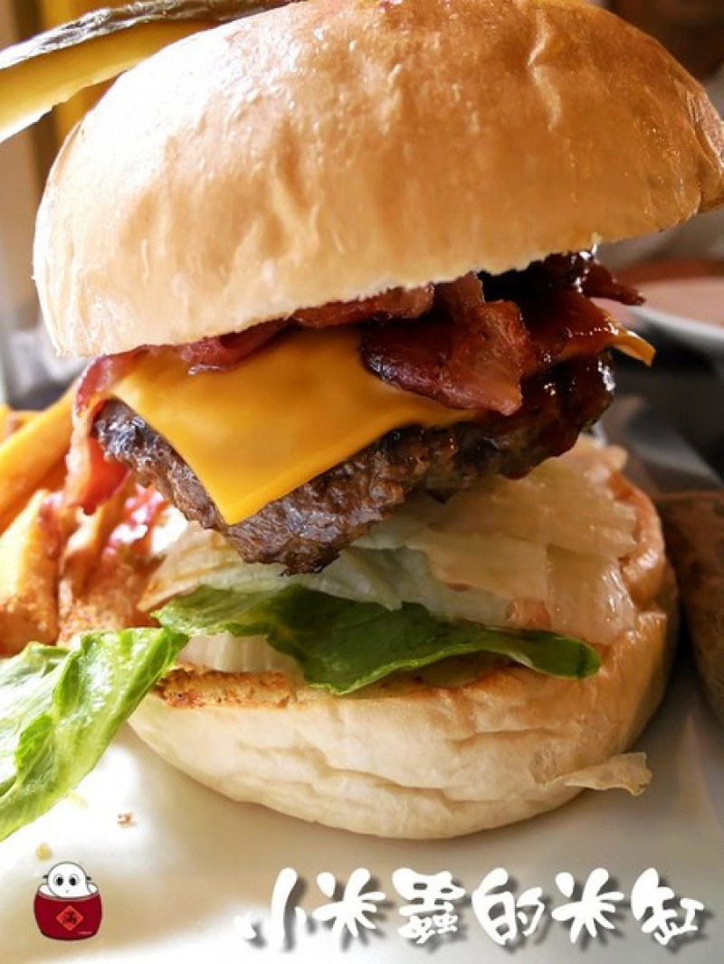 【台北捷運西湖站】JUST BURGER美式漢堡餐廳-雙人美式套餐團購劵