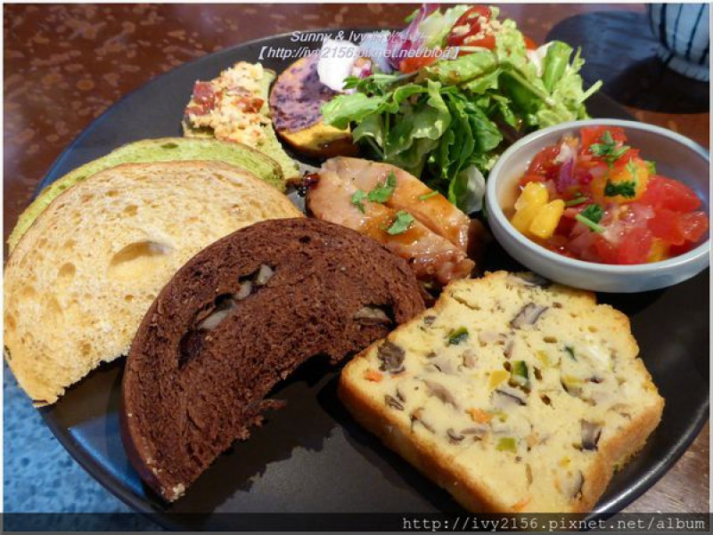 【台北信義食記】 信義四四南村 - 好,丘 Good Chos。口味多變的貝果，讓人愛不釋手