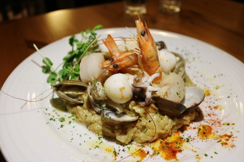 【台北美食】We & Me Cafe-『市政府站』全日早午餐．下午茶．燉飯推薦