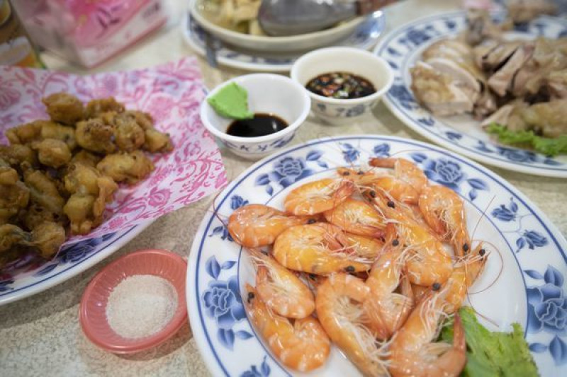 三芝興隆海產餐廳 - 小山坡上的在地海產店