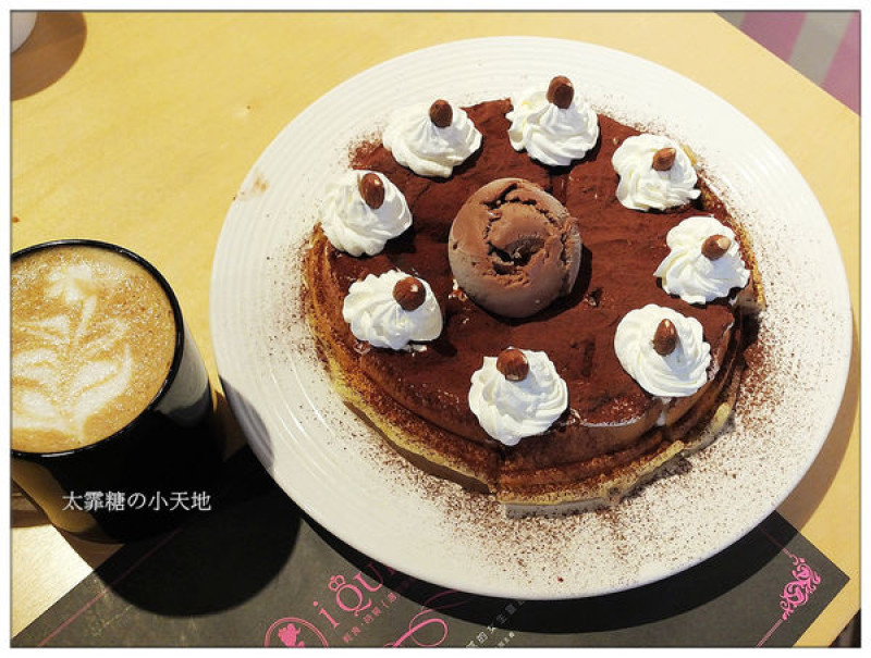 【新北市】蘆洲區。捷運徐匯中學站。巷弄美食。鬆餅。咖啡。輕食。複合式咖啡廳「Queen Coffee」獨家創意美味"提拉米蘇鬆餅"