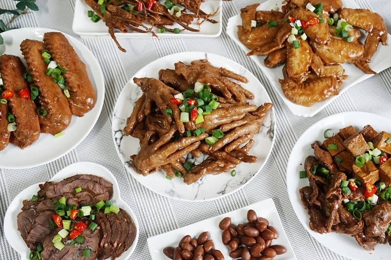 【黑竹園雞腳凍】源自清宮御膳房的真傳，員林必買冰鎮滷味老店，台中也有分店哦!!