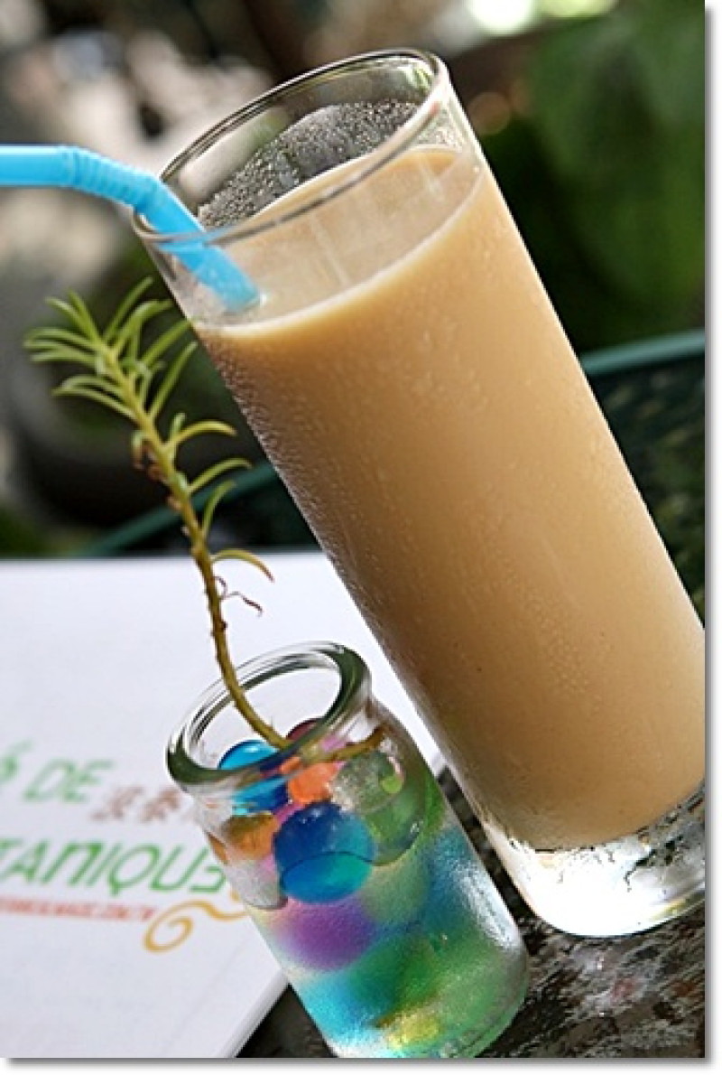 【2011.09.10【食記：高雄】花草巫婆】