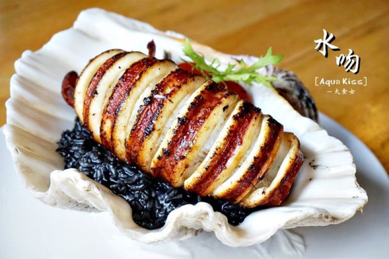 [內湖美食] 水吻-海鮮霸氣入菜！披薩、義大利麵、燉飯、鬆餅、創意冰品，這裡通通有！內湖聚餐餐廳、商務聚餐、慶生餐廳推薦！(附完整菜單menu) 內湖聚餐/西湖站美食/內湖可包場餐廳
