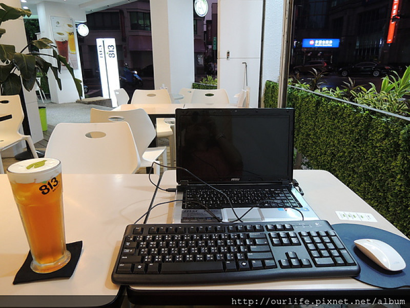 台中．適合聊天用筆電的茶館@813奶緹茶館民權店(+wifi)