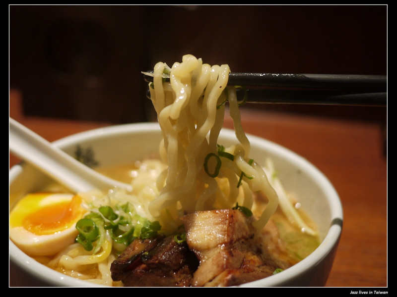 [麵屋武藏虎嘯店]好懷念的麵屋武藏, 不用搭飛機也吃的到了, 台北真幸福~