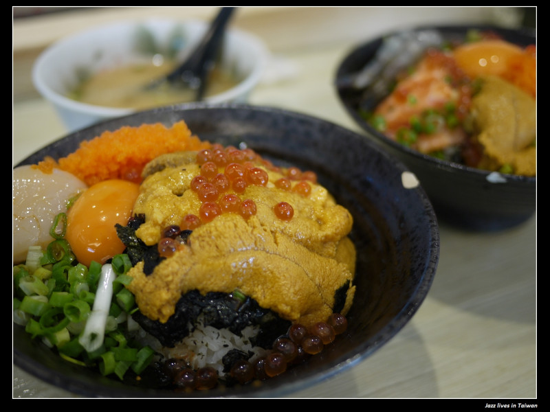 [金泰食堂]高CP值的海鮮蓋飯, 你會想到哪一間呢?