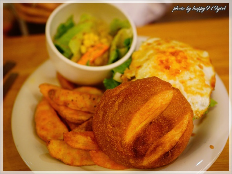 [新北永和]藏身樂華夜市巷弄內的人氣早午餐★初花brunch