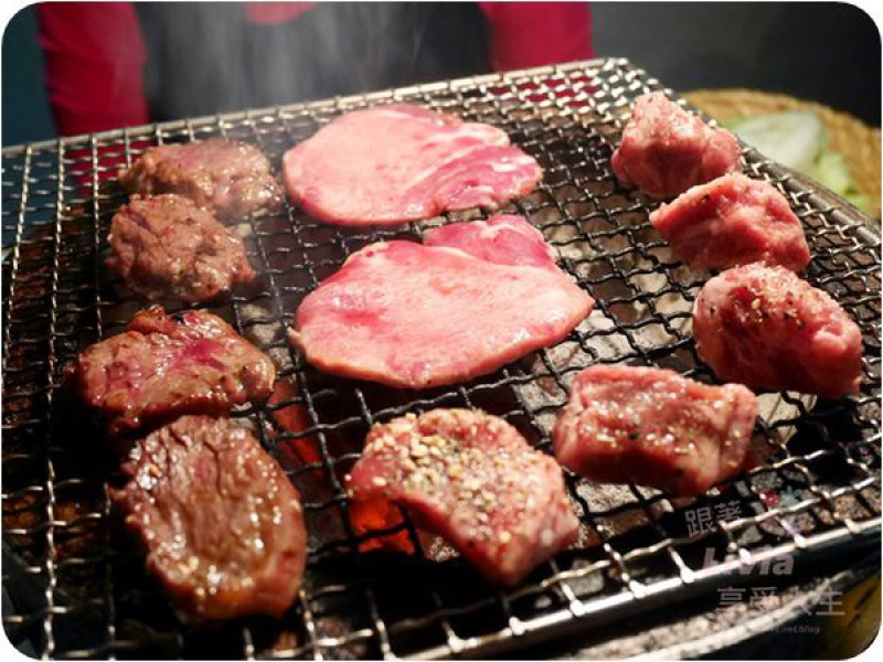 美食。餐廳│ 台北大安區  忠孝敦化捷運站 火之舞日式炭燒  忠孝敦化吃到飽推薦 和牛高級肉品頂極海鮮吃到飽  ❤跟著Livia享受人生❤