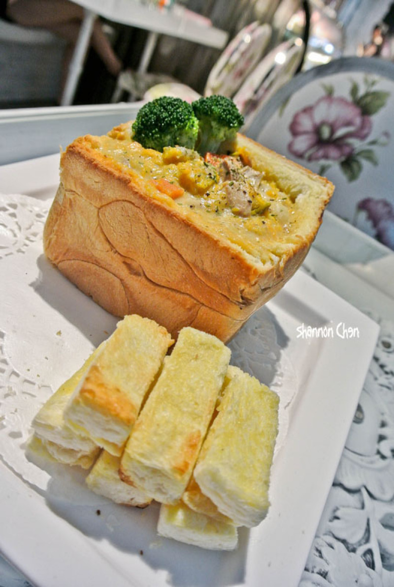 *美食*真朵咖啡*寧靜巷弄的放鬆空間配上好吃的美食~