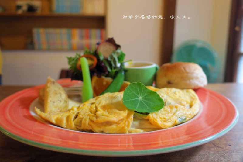 時光1939｜花蓮巷弄內的老宅蔬食早午餐，店內舒適程度破表，但請小心店貓搶食！
