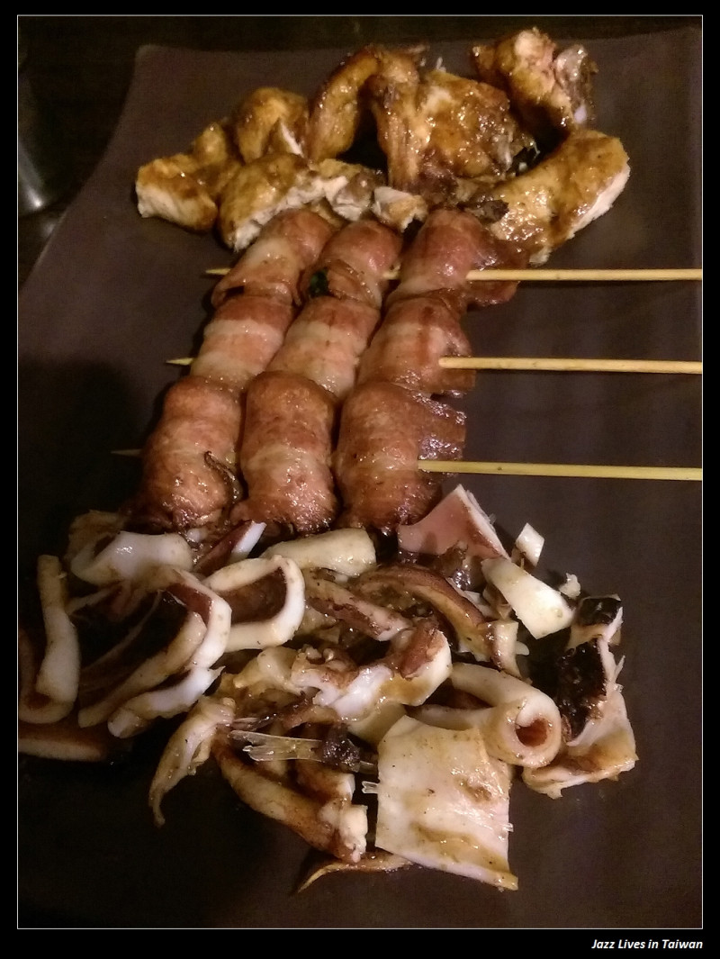 [烤霸] 汐止區下班後三五好友聚餐喝點小酒聊聊天的好地方~