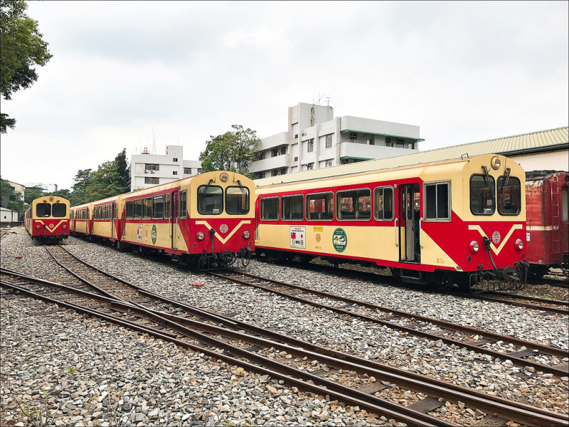 [嘉義景點] 阿里山森林鐵路車庫園區 在森林之歌打完卡可以順便過來拍照打卡的免費景點