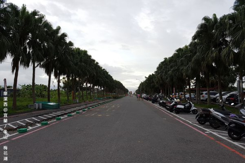 【宜蘭/冬山】到梅花湖騎腳踏車環湖遊覽-->天ㄟ咖啡喝下午茶吃鬆餅