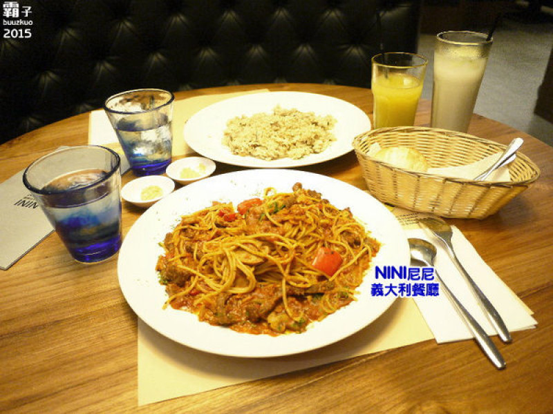 NINI尼尼義大利餐廳，份量很大，辣味牛肉番茄義大利麵有辣有勁！        
      
