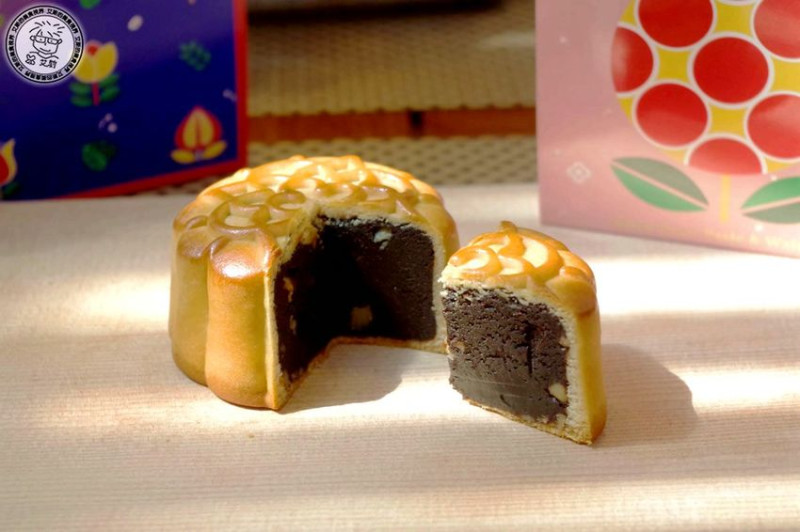 【 月餅 ．早鳥優惠】歐華美味月餅傳統經典及創新改良口味早買早享受的早鳥優惠起跑了．『普羅旺斯花苑』廣式月餅禮盒．歐麗蛋糕坊ｘ歐華酒店 The Riviera Hotel