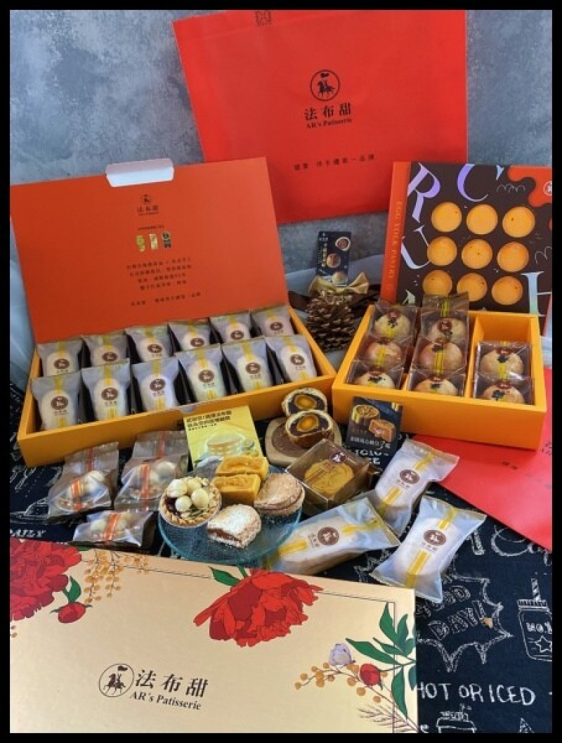 2023中秋禮盒大戰搶先開跑【中秋禮盒推薦】【法布甜 法式健康伴手禮專賣店】有人氣蛋黃酥,經典馬卡龍鳳梨酥