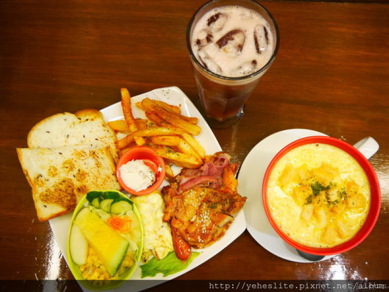 熊巴土司-老爺我的早午餐就是霸氣! 份量超多、多種餐點價格選擇的一間早午餐複合式餐廳 