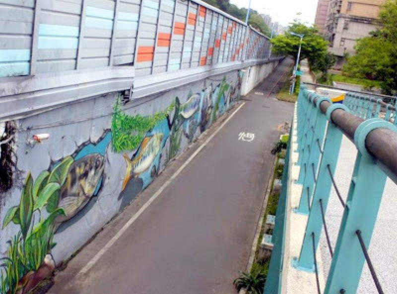 陸光新城-長壽陸橋彩繪牆.南崁溪自行車步道