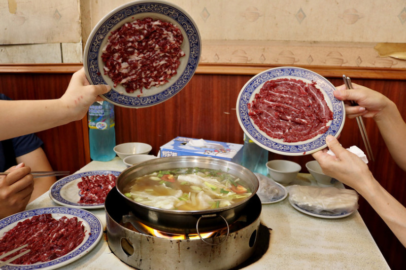台南｜阿裕牛肉涮涮鍋/牛肉湯 非吃不可台南溫體牛火鍋推薦！ - 奇奇一起玩樂趣